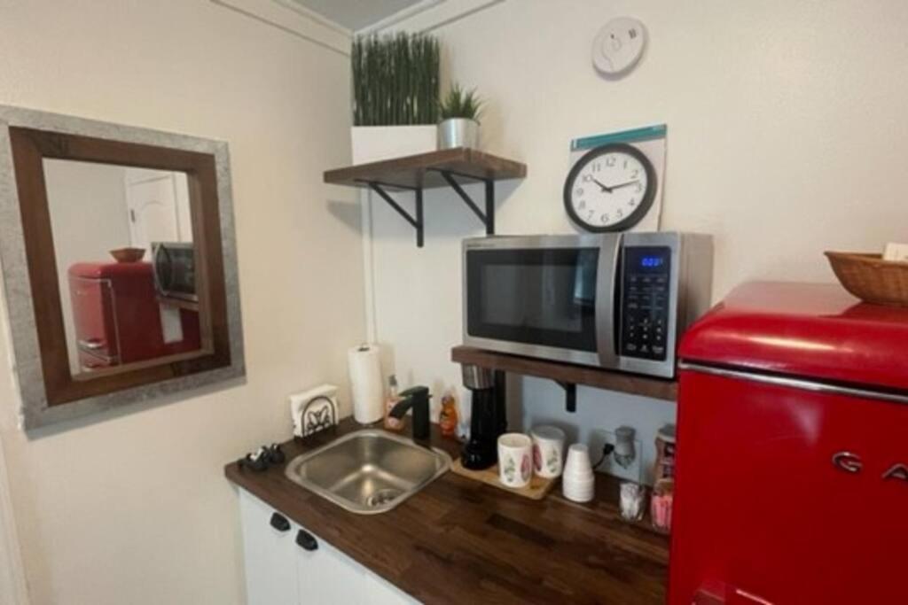 Lovely Studio Apartment With Kitchenette. Tampa Exteriér fotografie